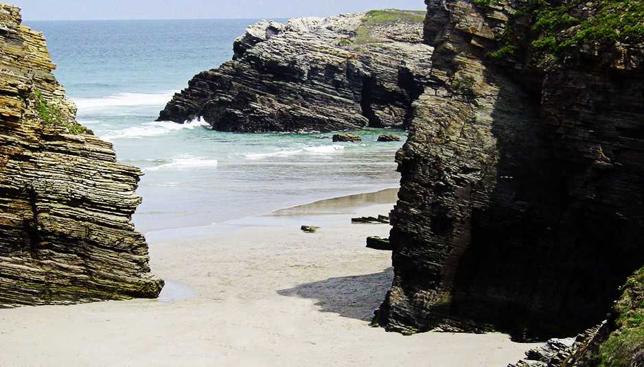 Praia das Catedráis